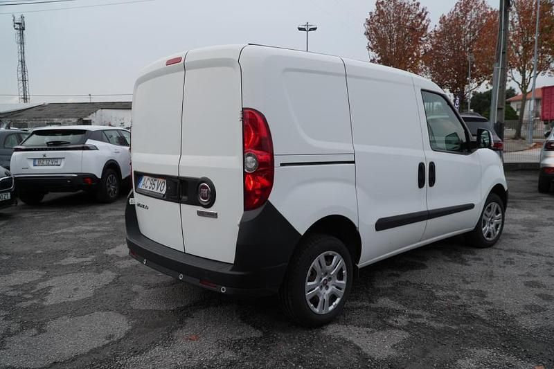 Usado Fiat Doblò 95 HP (69 kW) 2020 Branco Monovolume