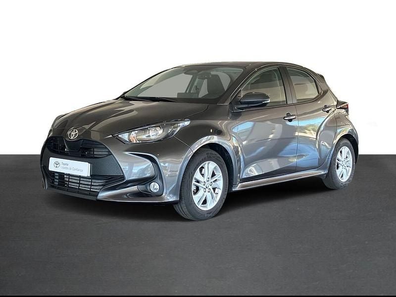Cinza (pintura metalizada) Usado 2024 Toyota Yaris Comfort | € 24.750 (Preço justo) - Imagem 1/4