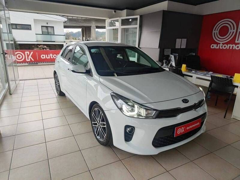 Usado Kia Rio 120 HP (88 kW) 2018 Branco Citadino