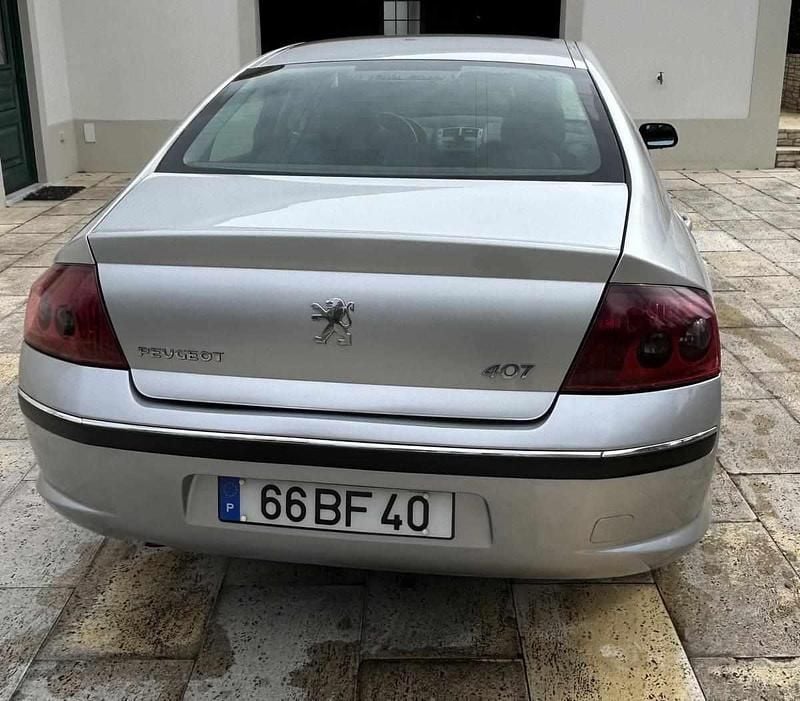 Usado Peugeot 407 136 HP (100 kW) 2006 Cinzento Sedan