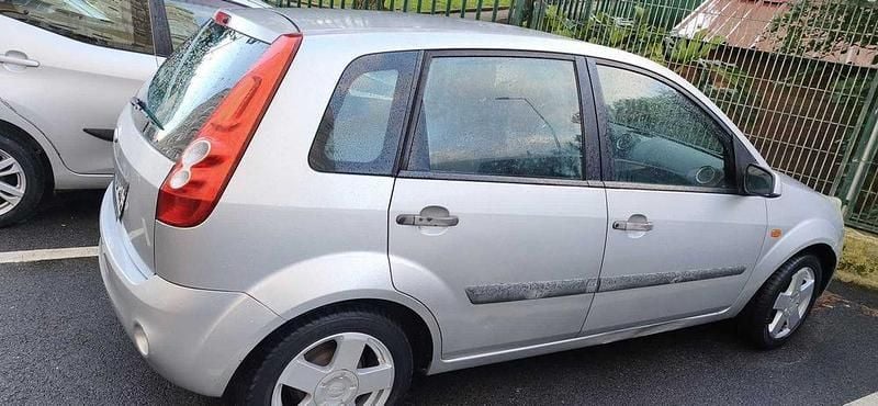 Usado 2006 Ford Fiesta Sedan | € 3.500 (Preço justo) - Imagem 1/4