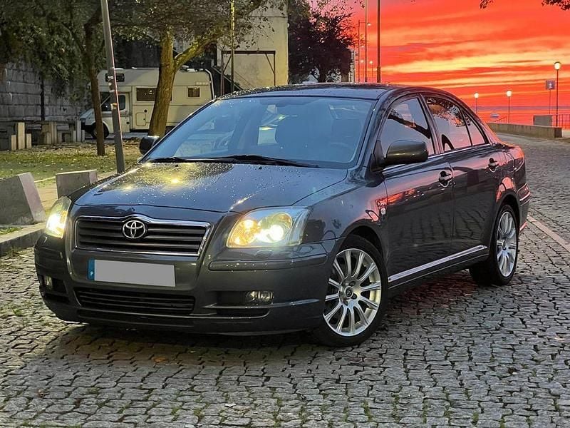 Usado 2005 Toyota Avensis Premium Sedan | € 10.500 (Caro) - Imagem 1/4