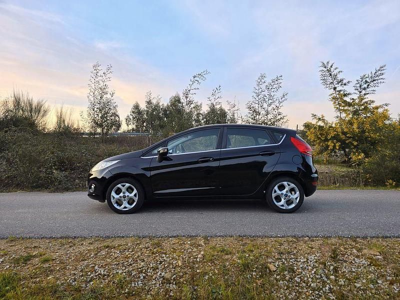 Usado Ford Fiesta 82 HP (60 kW) 2009 Citadino