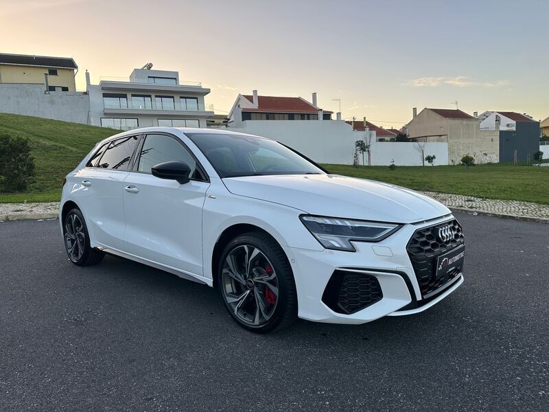 Branco Usado 2023 Audi A3 e-tron S-Line Citadino | € 34.990 - Imagem 1/4