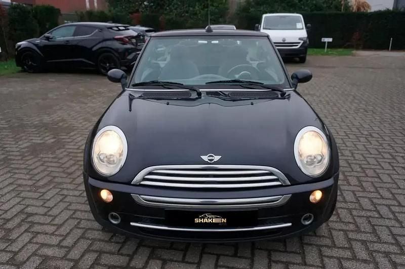 Usado Mini Cooper Cabriolet 115 HP (84 kW) 2005 Preto Cabrios