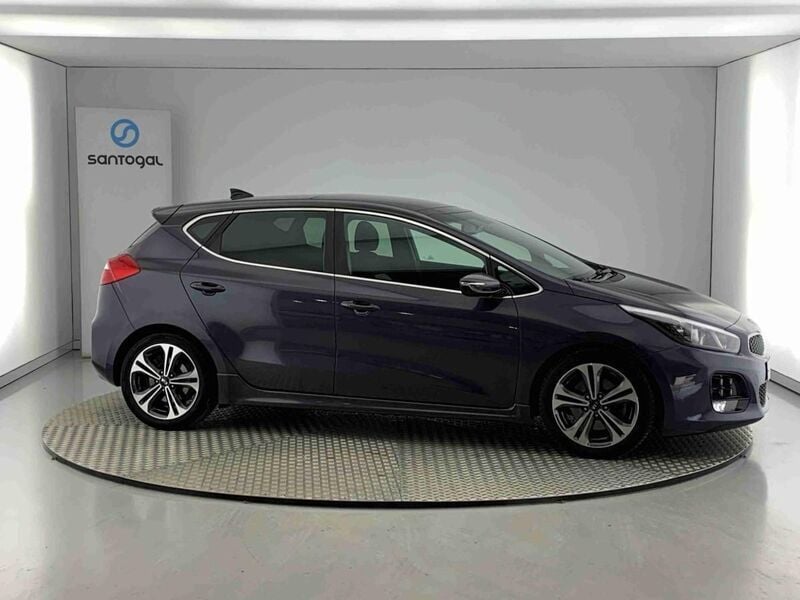 Cinzento Usado 2018 Kia Ceed | € 14.490 (Preço justo) - Imagem 1/4