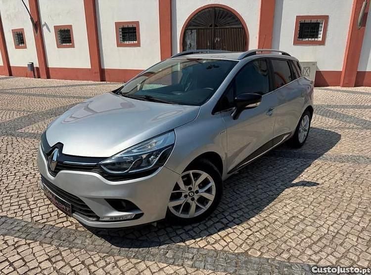 Cinza Usado 2021 Renault Clio V LIMITED Sedan | € 15.500 (Preço justo) - Imagem 1/1