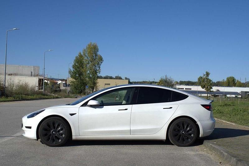 Usado Tesla Model 3 Standard Range Plus 239 kW (325 HP) 2021 Sedan