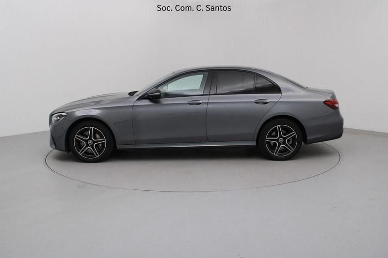 Usado Mercedes E300 AMG 316 HP (232 kW) 2023 Cinza Sedan