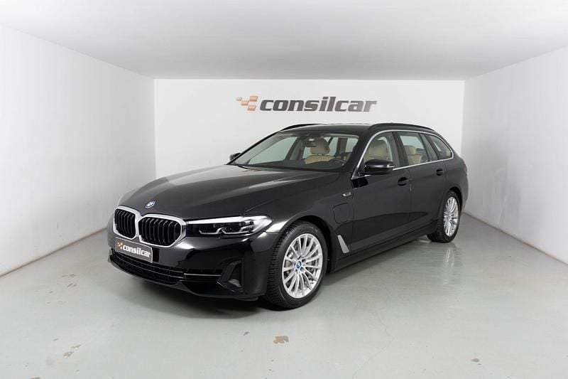 Preto Usado 2022 BMW 520 Luxury Line Carrinha | € 37.890 (Bom preço) - Imagem 1/4