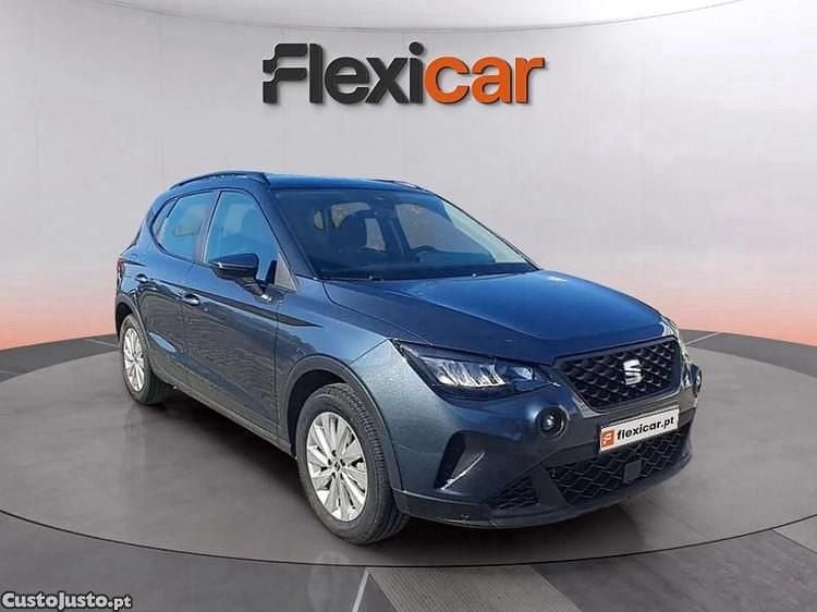 Cinza Usado 2022 Seat Arona Style SUV | € 15.490 (Preço justo) - Imagem 1/1