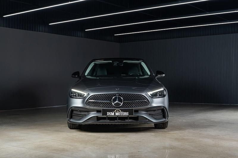 Usado Mercedes C300 AMG line 313 HP (230 kW) 2025 Cinza Sedan