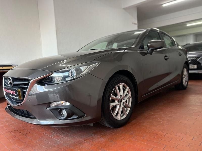 Castanho Usado 2016 Mazda 3 Evolve Sedan | € 12.500 (Bom preço) - Imagem 1/4