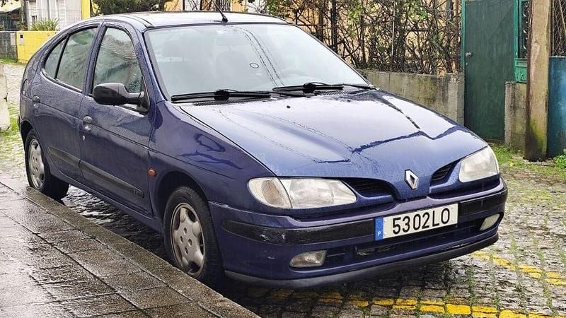 Usado 1998 Renault Mégane Sedan | € 1.000 - Imagem 1/4
