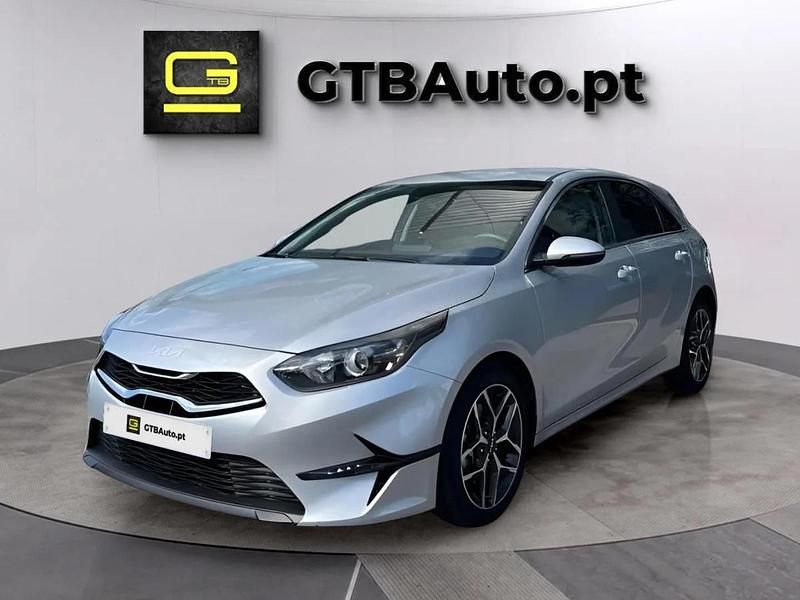 Cinza Usado 2024 Kia Ceed Sport | € 24.490 (Caro) - Imagem 1/4