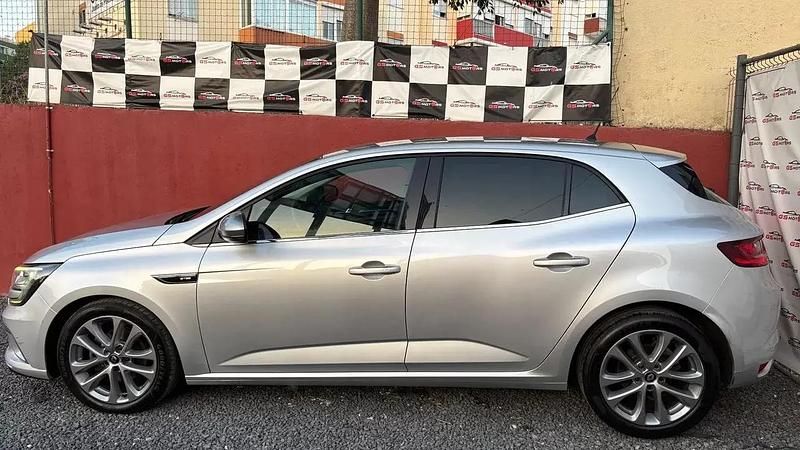 Usado Renault Mégane Coupé GT-Line 115 HP (84 kW) 2021 Cinza antracite Coupé