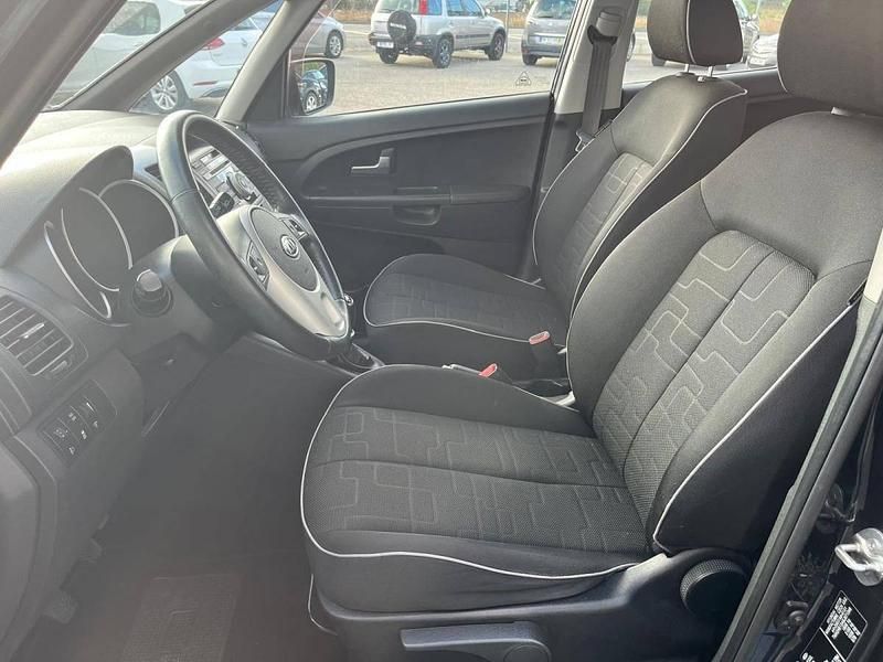 Usado Kia Venga EX 77 HP (56 kW) 2013 Preto Citadino