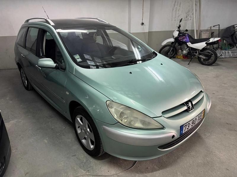Verde Usado 2004 Peugeot 307 Carrinha | € 2.500 - Imagem 1/4