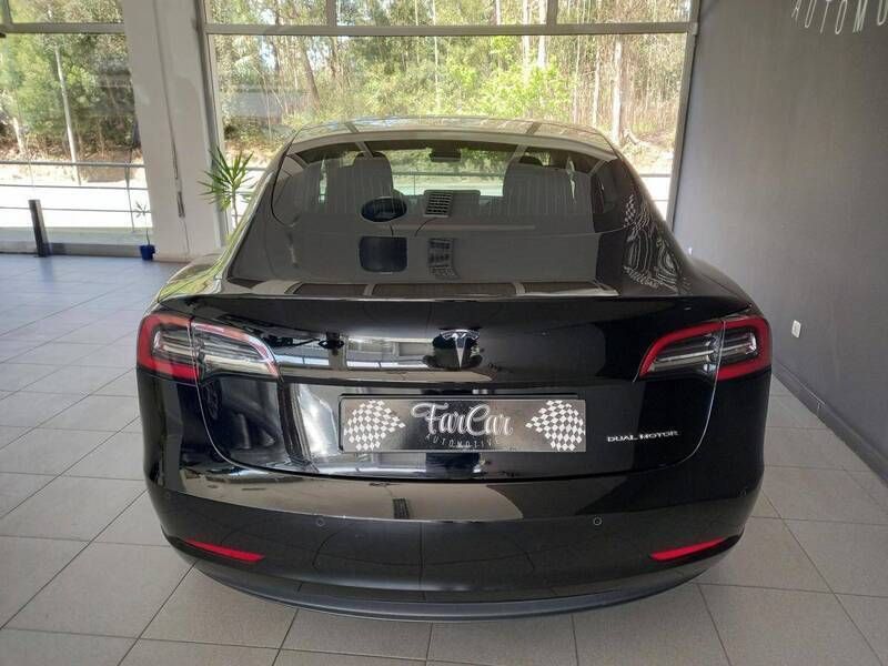 Usado Tesla Model 3 Long Range AWD 258 kW (351 HP) 2019 Preto Sedan