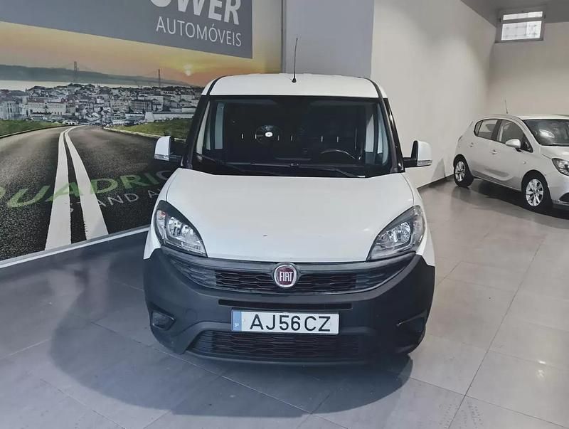 Usado Fiat Doblò Easy 95 HP (69 kW) 2021 Branco Monovolume