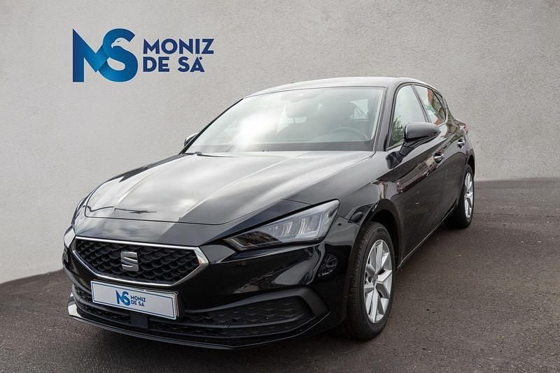 Usado Seat Leon Style 110 HP (80 kW) 2022 Preto