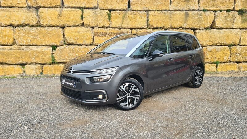 Cinza Usado 2021 Citroën Spacetourer Feel Van | € 21.500 - Imagem 1/4
