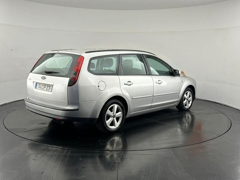 Usado Ford Focus 109 HP (80 kW) 2006 Cinzento Carrinha