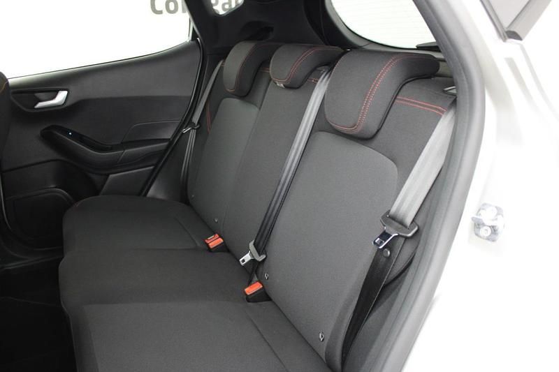 Usado Ford Fiesta ST-Line 100 HP (73 kW) 2022 Cinza Citadino