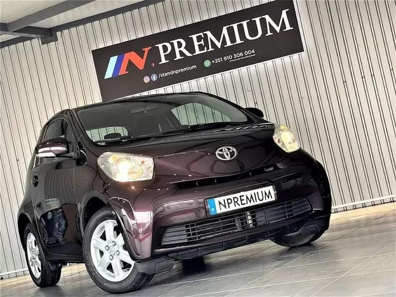 Usado Toyota iQ 68 HP (50 kW) 2009 Vermelho Citadino