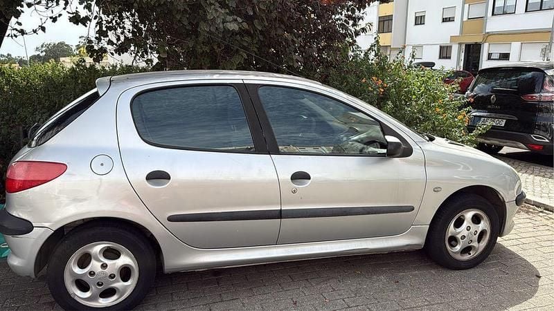 Usado 2004 Peugeot 206 Sedan | € 1.200 (Super Preço) - Imagem 1/4