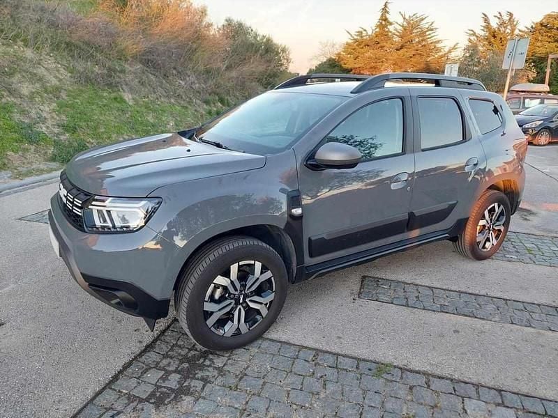 Cinzento Usado 2023 Dacia Duster Citadino | € 19.250 (Preço justo) - Imagem 1/4