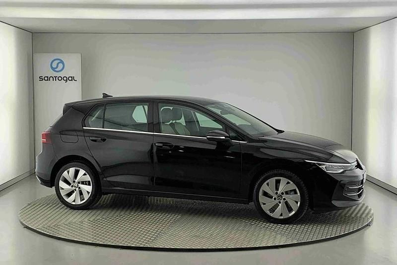 Preto Novo 2025 VW Golf VIII Style Citadino | € 41.490 - Imagem 1/4