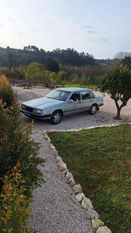 Usado Volvo 760 170 HP (125 kW) 1988 Cinza Sedan