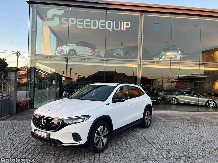 Usado Mercedes EQA250 Progressive 139 kW (190 HP) 2022 Branco SUV