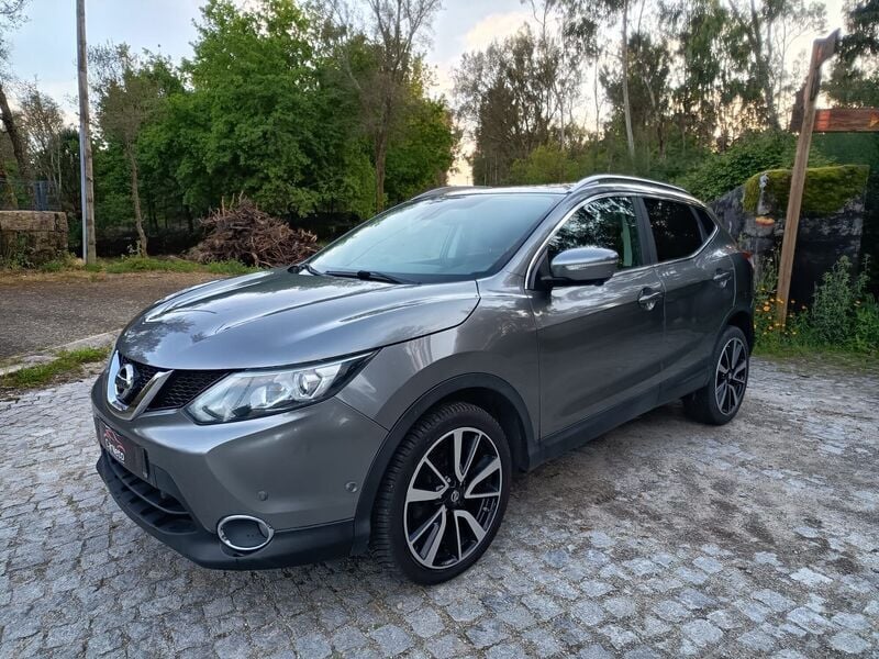 Cinzento Usado 2014 Nissan Qashqai Premium Edition SUV | € 15.990 (Preço justo) - Imagem 1/4