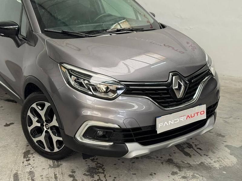 Usado Renault Captur Version S 150 HP (110 kW) 2019 Cinza SUV