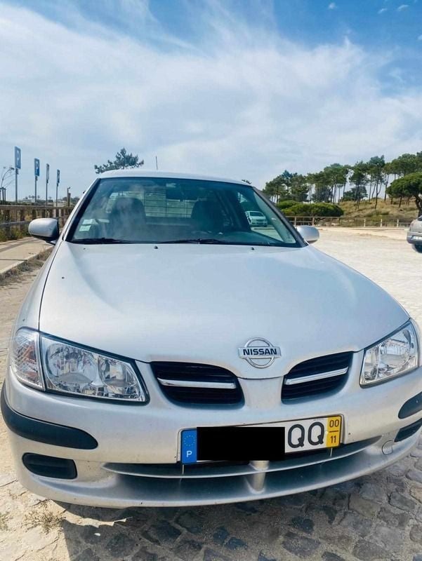Cinzento Usado 2000 Nissan Almera Carrinha | € 3.850 - Imagem 1/3