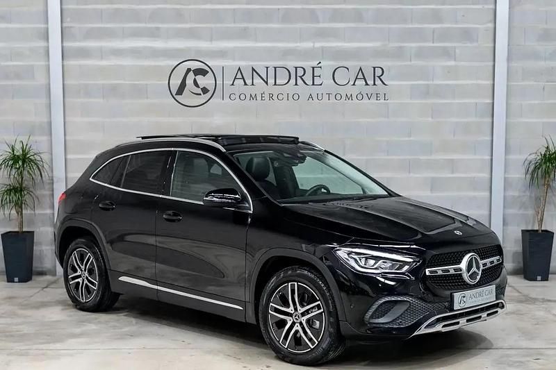 Usado Mercedes GLA250 Progressive 218 HP (160 kW) 2022 Preto SUV
