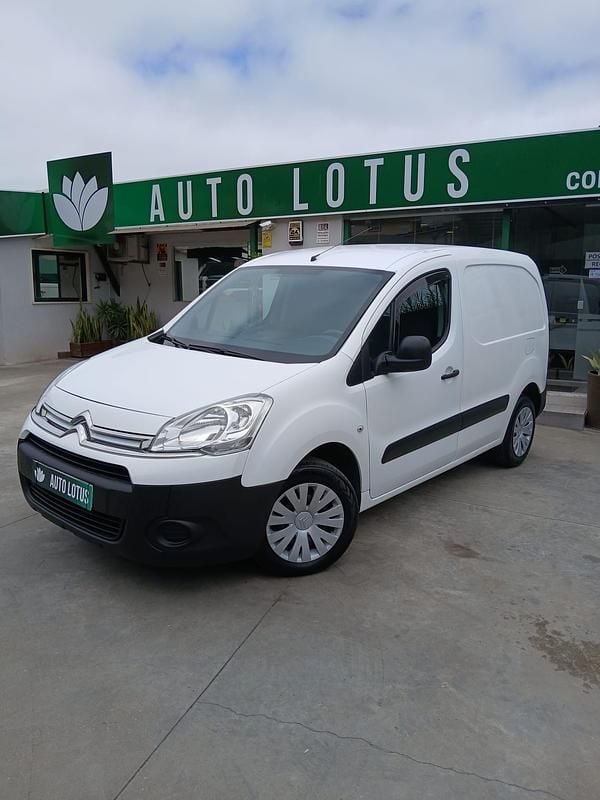 Branco Usado 2014 Citroën Berlingo Monovolume | € 7.970 (Preço justo) - Imagem 1/4
