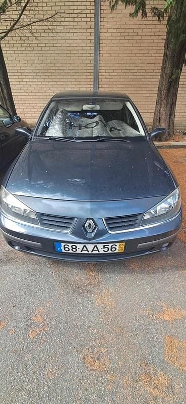 Cinzento Usado 2005 Renault Laguna II Citadino | € 1.500 - Imagem 1/4