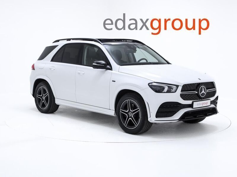 Branco Usado 2021 Mercedes GLE350 AMG line SUV | € 62.490 - Imagem 1/4