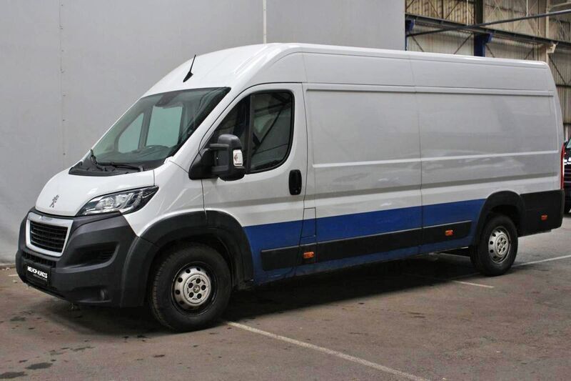 Branco Usado 2022 Peugeot Boxer Van | € 20.750 (Preço justo) - Imagem 1/4