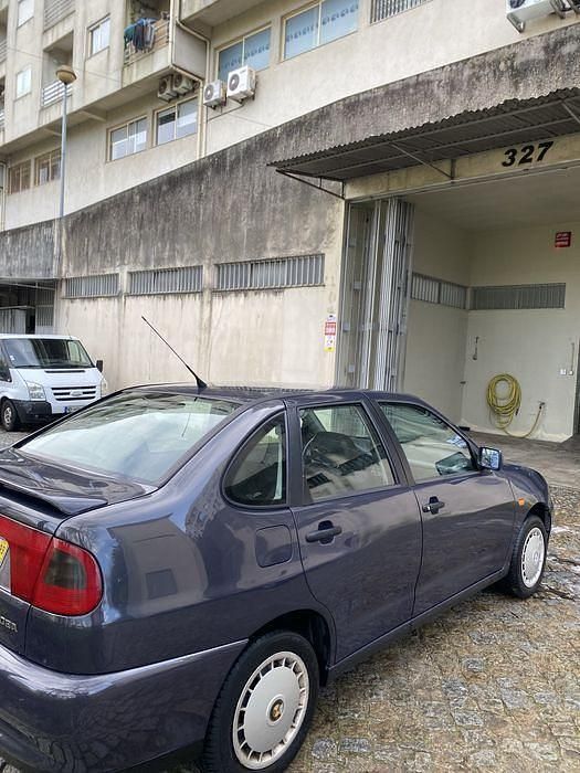 Usado Seat Cordoba 60 HP (44 kW) 1999 Sedan