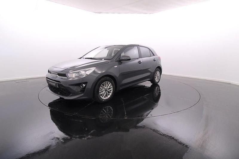 Cinzento Usado 2023 Kia Rio | € 17.900 (Preço justo) - Imagem 1/4