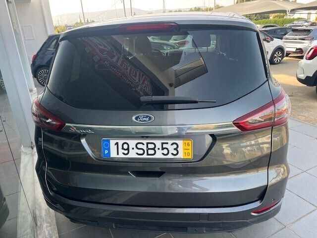 Usado Ford S-MAX S 150 HP (110 kW) 2016 Antracite Monovolume