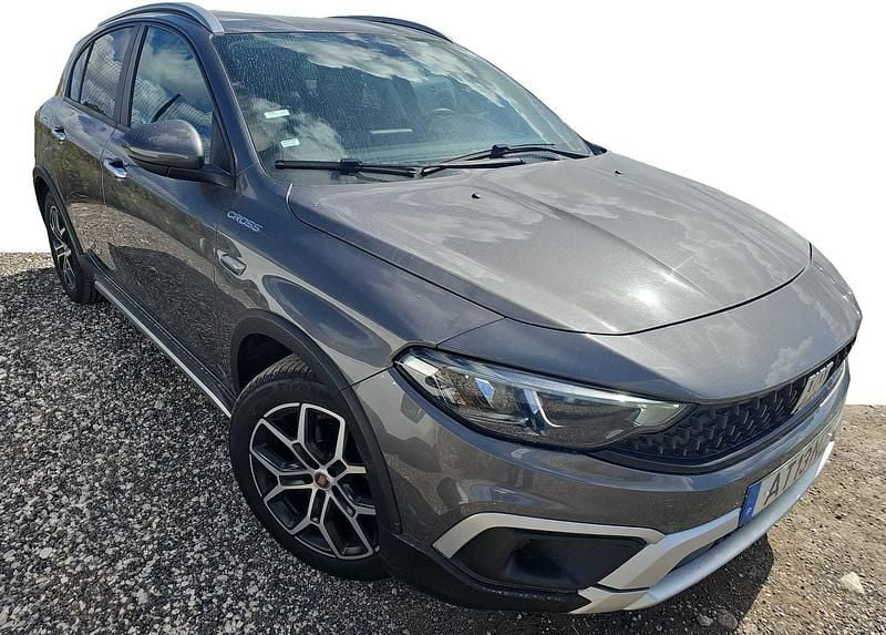 Cinzento Usado 2022 Fiat Tipo Cross | € 13.899 (Bom preço) - Imagem 1/4