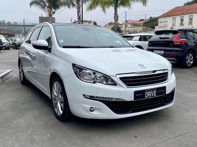 Usado Peugeot 308 Allure 120 HP (88 kW) 2015 Branco Carrinha
