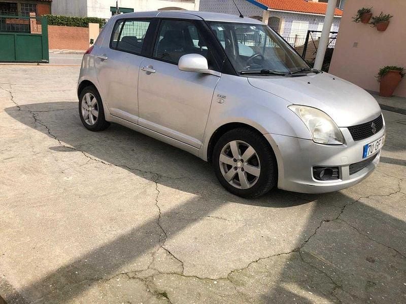 Usado Suzuki Swift 75 HP (55 kW) 2008 Citadino