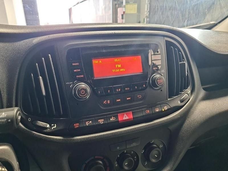 Usado Fiat Doblò Easy 105 HP (77 kW) 2022 Branco Monovolume