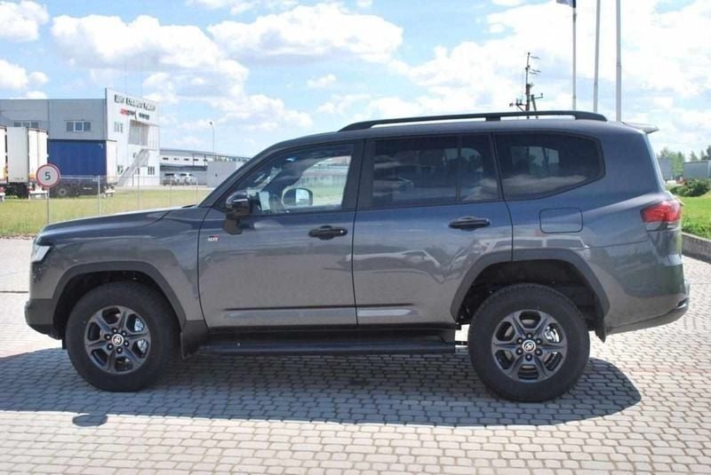 Usado Toyota Land Cruiser 309 HP (227 kW) 2024 Cinzento SUV